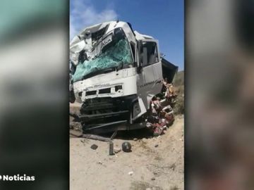 Dos camiones se chocan en un aparatoso accidente de tráfico en Almería