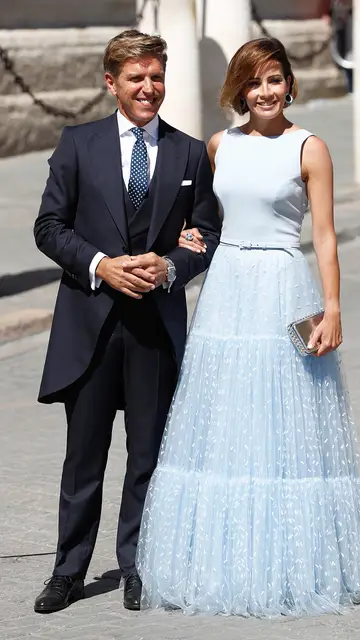 Manuel Díaz 'El Cordobés' y Virginia Troconis llegando a la boda de Pilar Rubio y Sergio Ramos Manuel Díaz 'El Cordobés' y Virginia Troconis llegando a la boda de Pilar Rubio y Sergio Ramos