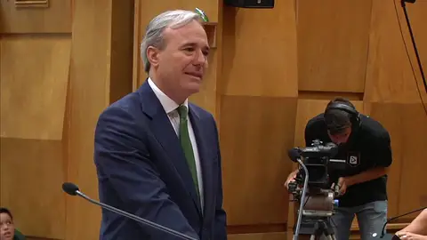 El PP consigue la alcaldía de Zaragoza con la misma fórmula que en Madrid El PP consigue la alcaldía de Zaragoza con la misma fórmula que en Madrid