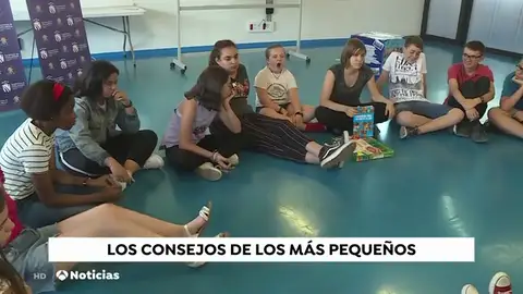 Niños y jóvenes se reunen con alcaldes y concejales para plantear sus propuestas Niños y jóvenes se reunen con alcaldes y concejales para plantear sus propuestas