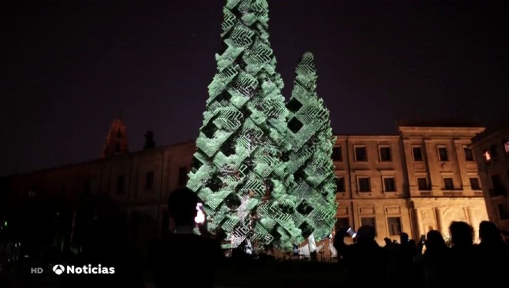 El festival Luz y Vanguardias ilumina con arte algunos de los tesoros arquitectónicos de Salamanca
