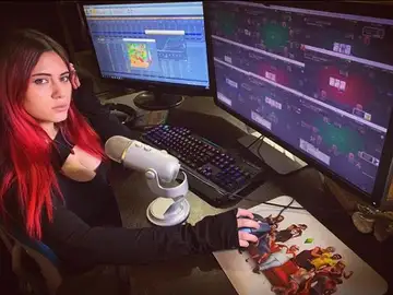 Lilya Novikova, una jugadora rusa de póker en línea Lilya Novikova, una jugadora rusa de póker en línea