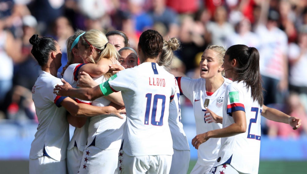 Estados Unidos celebra un gol