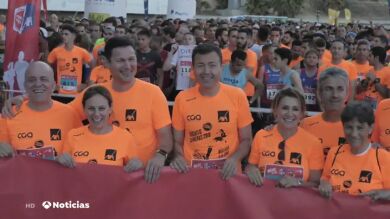 2.000 corredores inundan Málaga en la primera carrera nocturna Ponle Freno del año