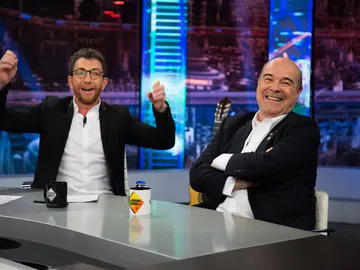 "Broncano, el que le sudan las manos", el 'recado' de Pablo Motos y Antonio Resines en 'El Hormiguero 3.0' "Broncano, el que le sudan las manos", el 'recado' de Pablo Motos y Antonio Resines en 'El Hormiguero 3.0'