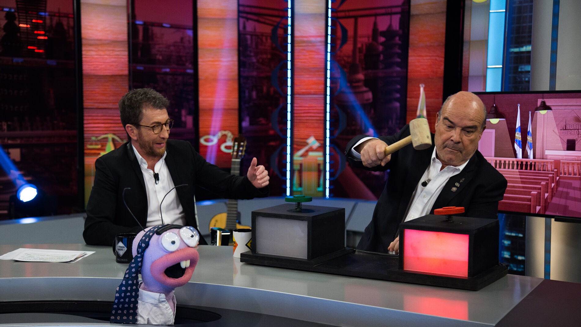 Antonio Resines, a punto de destruir la secci&oacute;n de Trancas y Barrancas en 'El Hormiguero 3.0'