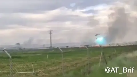 Un helicóptero choca con el tendido eléctrico mientras extinguía un incendio en Coreses (Zamora) Un helicóptero choca con el tendido eléctrico mientras extinguía un incendio en Coreses (Zamora)