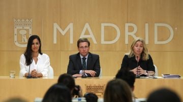  El alcalde de Madrid, José Luis Martínez-Almeida, y la vicelacaldesa, Begoña Villacís