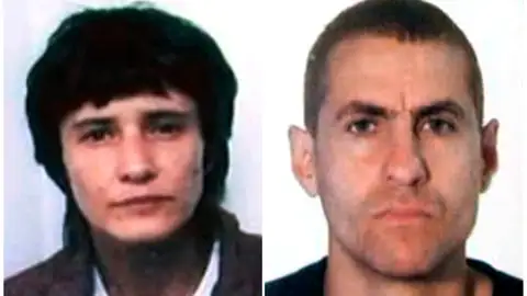 Antón García (d) y Asunción Losada (i), en la clandestinidad desde 2006 y que han sido detenidos por la Guardia Civil este fin de semana en Vigo. Antón García (d) y Asunción Losada (i), en la clandestinidad desde 2006 y que han sido detenidos por la Guardia Civil este fin de semana en Vigo.