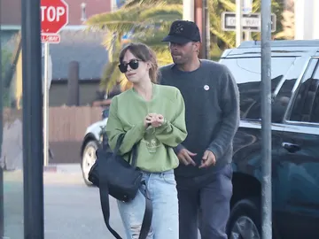 Chris Martin y Dakota Johnson Chris Martin y Dakota Johnson