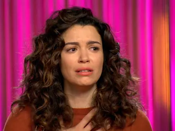 Amelia sufre un ataque de ansiedad Amelia sufre un ataque de ansiedad