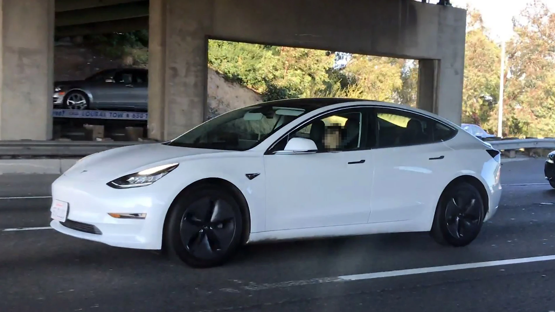 Dormido al volante de un Tesla Dormido al volante de un Tesla