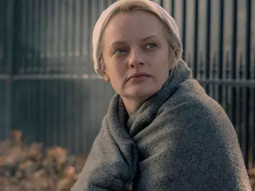 Elisabeth Moss en 'El cuento de la criada' Elisabeth Moss en 'El cuento de la criada'