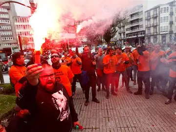 Trabajadores de la factoría de Alcoa en A Coruña Trabajadores de la factoría de Alcoa en A Coruña