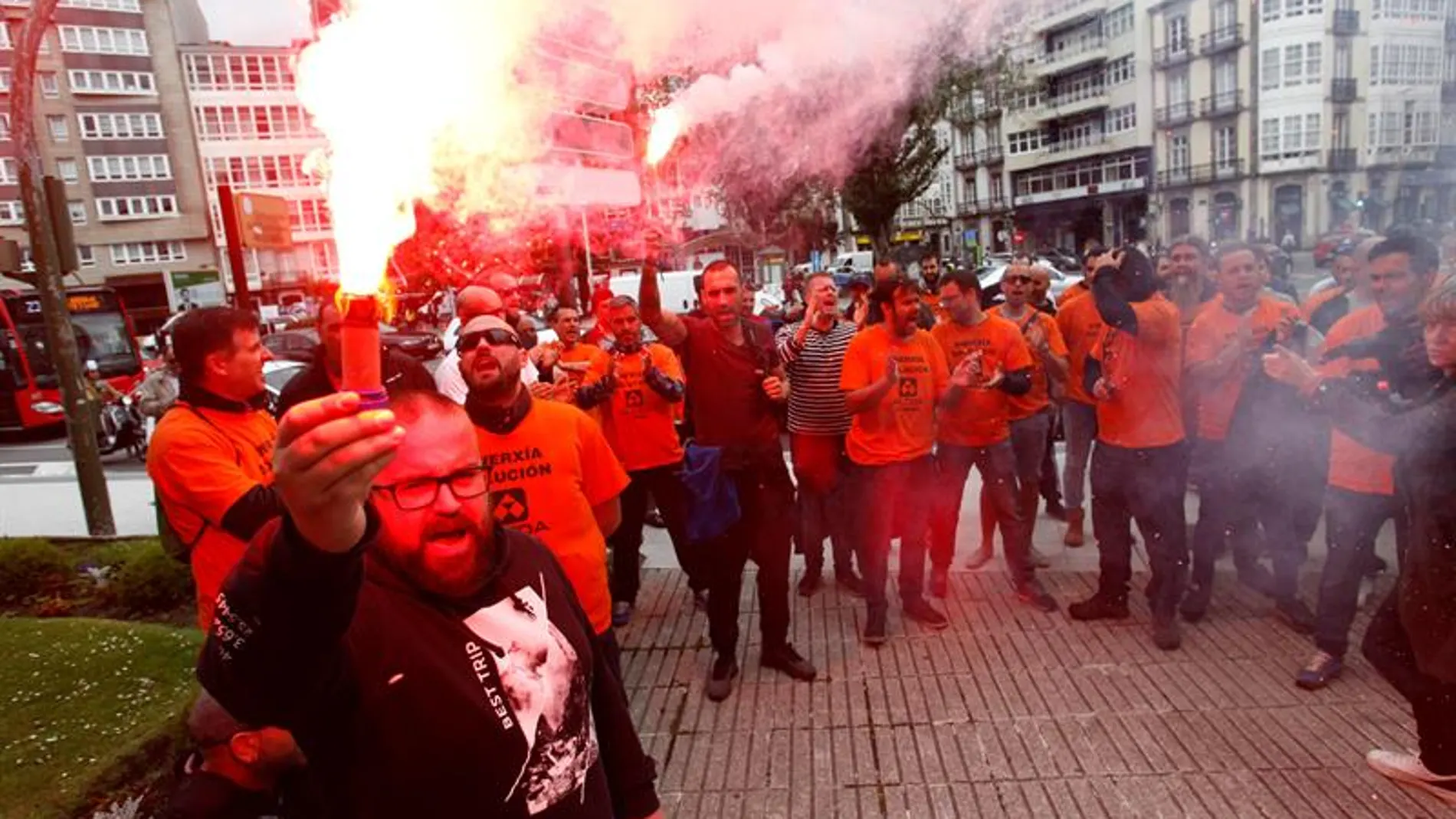Trabajadores de la factoría de Alcoa en A Coruña Trabajadores de la factoría de Alcoa en A Coruña