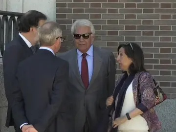 Los expresidentes del Gobierno homenajean a Felipe VI por asentar el orden constitucional Los expresidentes del Gobierno homenajean a Felipe VI por asentar el orden constitucional