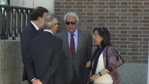 Los expresidentes del Gobierno homenajean a Felipe VI por asentar el orden constitucional Los expresidentes del Gobierno homenajean a Felipe VI por asentar el orden constitucional