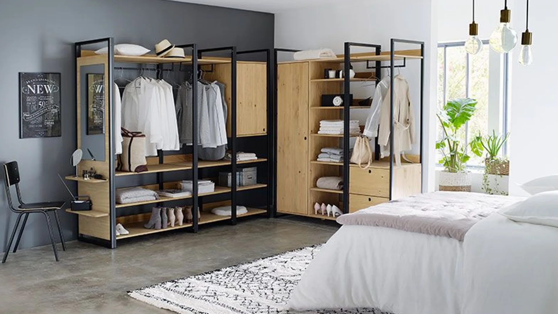 Soluciones muy prácticas para organizar la ropa en un mini dormitorio