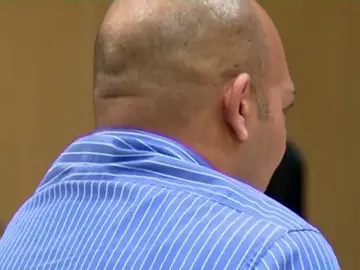 El acusado confiesa que perdió el control cuando la vio con otro El acusado confiesa que perdió el control cuando la vio con otro