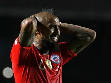 Vidal, contrariado en el partido contra Japón Vidal, contrariado en el partido contra Japón