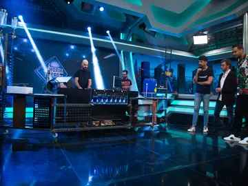 El tecnológico homenaje a la canción 'Propuesta indecente' de Romeo Santos en 'El Hormiguero 3.0' El tecnológico homenaje a la canción 'Propuesta indecente' de Romeo Santos en 'El Hormiguero 3.0'