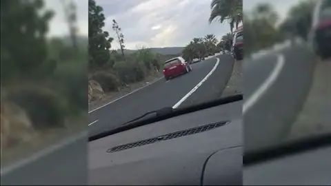 Identifican a un conductor temerario que provocó un accidente en Tenerife Identifican a un conductor temerario que provocó un accidente en Tenerife