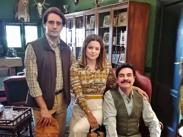 La primera imágen de Los Ordóñez, la nueva familia de la octava temporada de 'Amar es para siempre' La primera imágen de Los Ordóñez, la nueva familia de la octava temporada de 'Amar es para siempre'