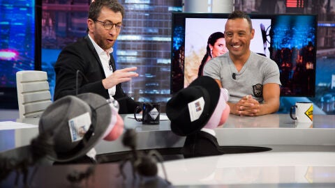 Santi Cazorla y Pablo Motos relatan el momento más estelar de la boda entre Pilar Rubio y Sergio Ramos 