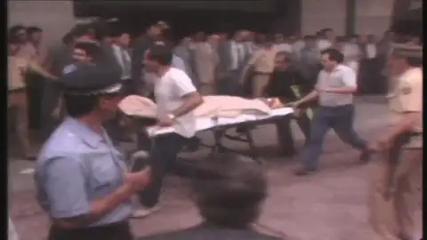 Se cumplen 32 años del atentado de ETA en el Hipercor en Barcelona, la peor masacre de la sanguinaria historia de la banda terrorista Se cumplen 32 años del atentado de ETA en el Hipercor en Barcelona, la peor masacre de la sanguinaria historia de la banda terrorista