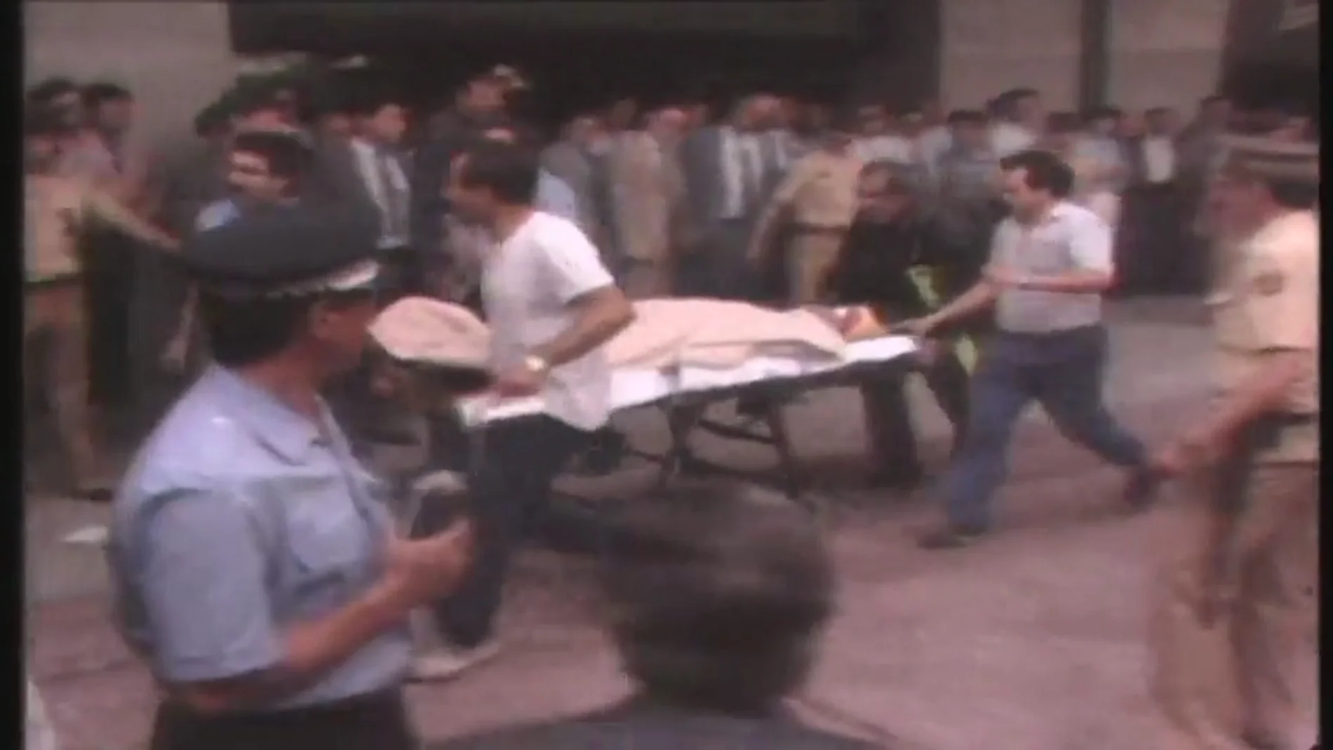 Se cumplen 32 años del atentado de ETA en el Hipercor en Barcelona, la peor masacre de la sanguinaria historia de la banda terrorista Se cumplen 32 años del atentado de ETA en el Hipercor en Barcelona, la peor masacre de la sanguinaria historia de la banda terrorista