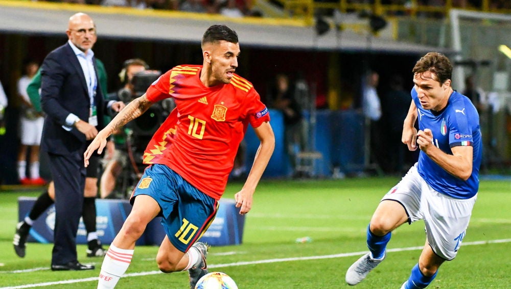 Ceballos, en acción ante Italia
