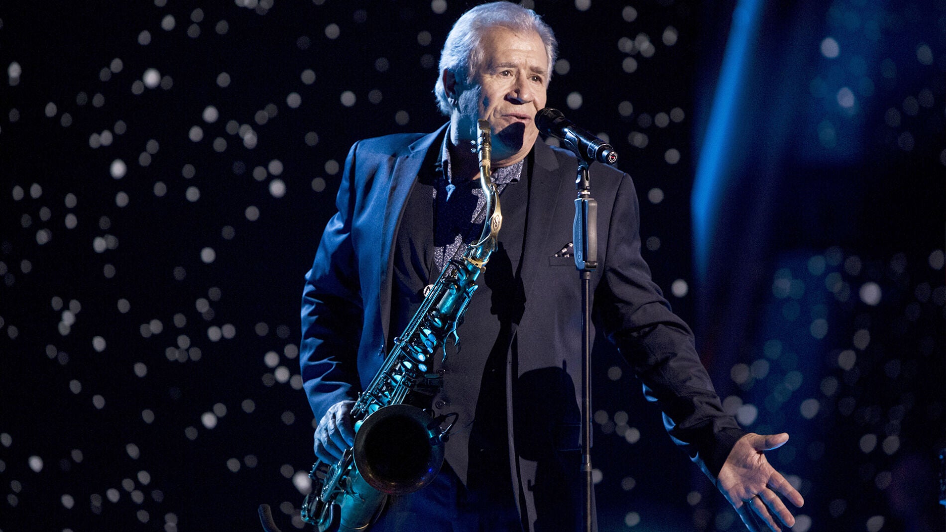 Semifinal: Juan Mena canta &lsquo;Tengo una debilidad&rsquo; en &lsquo;La Voz Senior&rsquo;