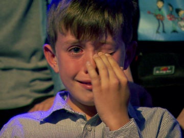 Semifinal: Las lágrimas desconsoladas del pequeño nieto de Juan Mena tras verlo actuar en ‘La Voz Senior’
