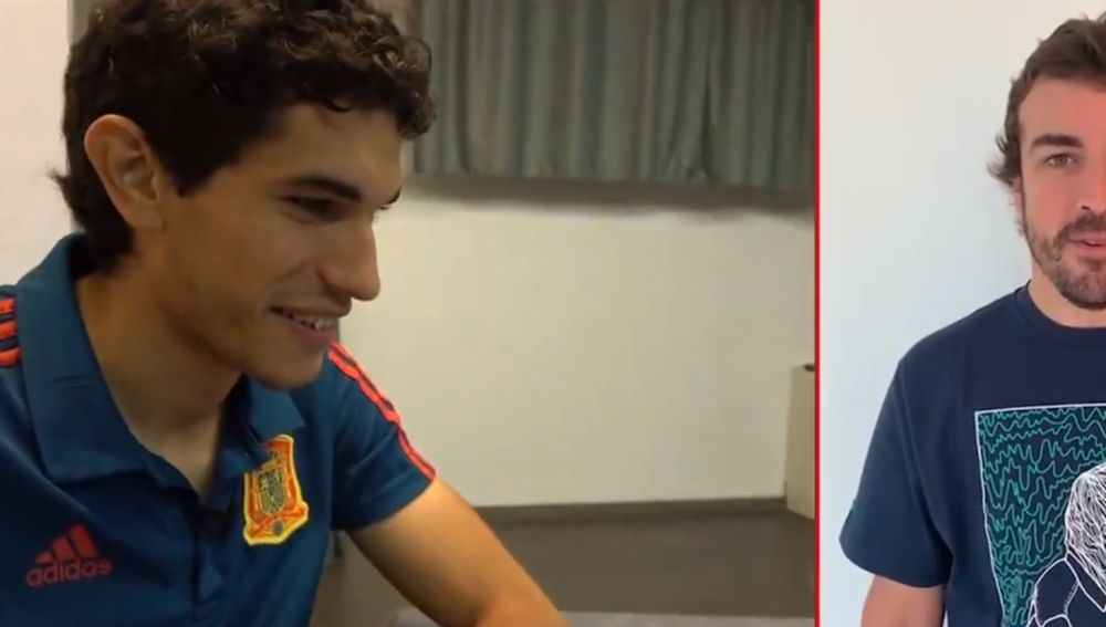 Vallejo escucha el mensaje de Fernando Alonso