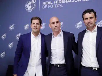 Robert Moreno, junto a Rubiales y Molina Robert Moreno, junto a Rubiales y Molina