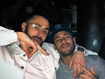 La imagen de Benzema junto a Neymar La imagen de Benzema junto a Neymar