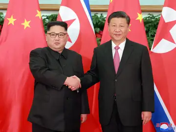 El líder norcoreano Kim Jong-un y el presidente chino Xi Jinping, en una fotografía de archivo El líder norcoreano Kim Jong-un y el presidente chino Xi Jinping, en una fotografía de archivo