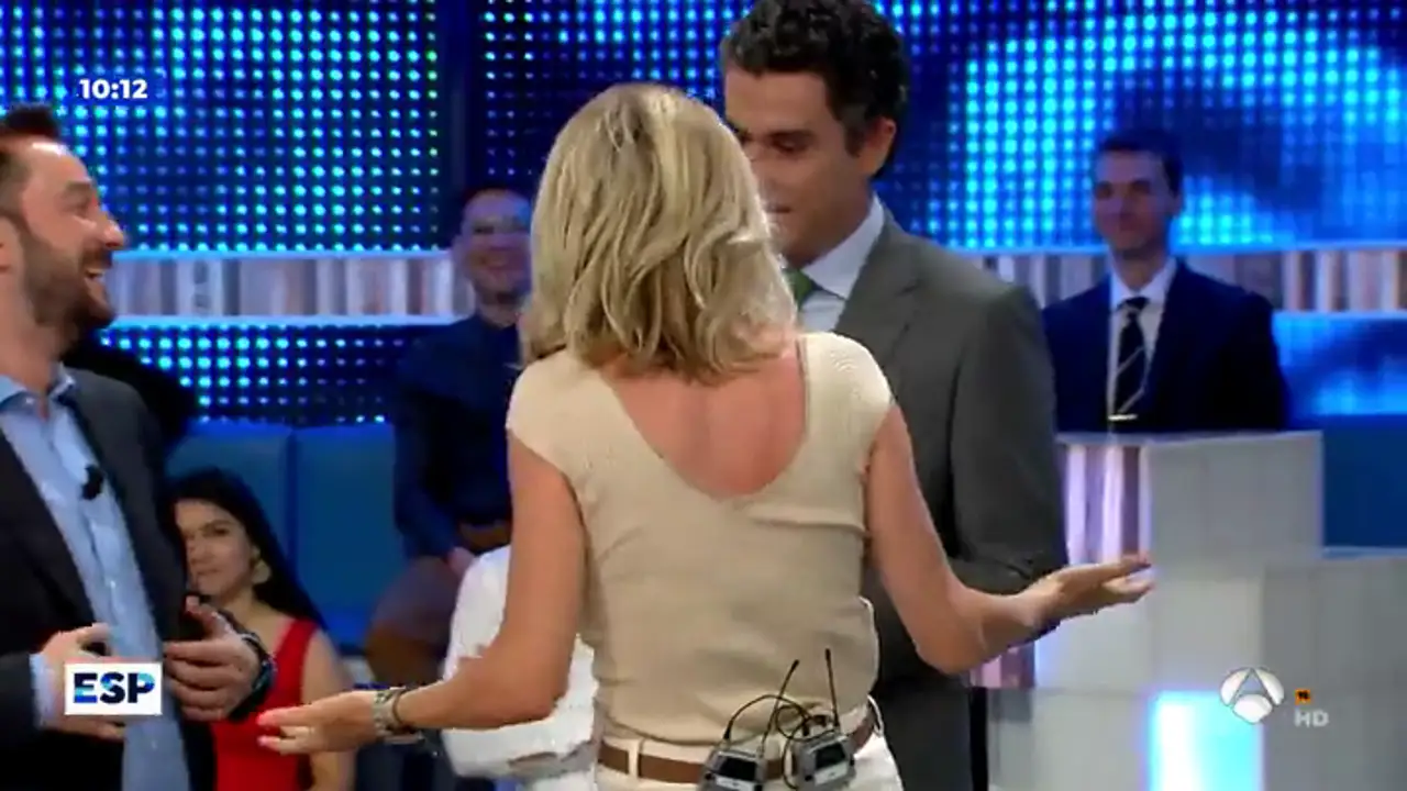 Susanna Griso 'regaña' en directo a Gonzalo Bans: "¿Te he pillado vistiéndote o qué te pasa?"
