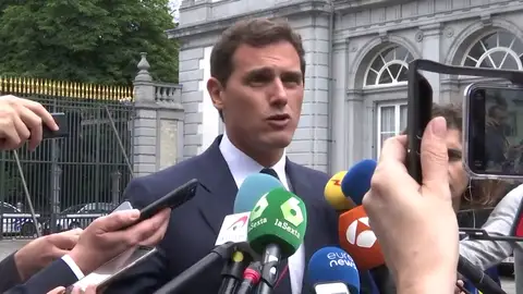 Rivera: "Macron nos ha felicitado" Rivera: "Macron nos ha felicitado"