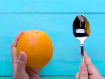 ¿Serías capaz de pelar una naranja con una cuchara?