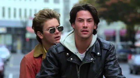 River Phoenix junto a Keanu Reeves en 'My own private Idaho' River Phoenix junto a Keanu Reeves en 'My own private Idaho'