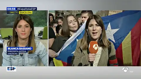 Insultos, críticas y empujones: los momentos más tensos de Blanca Basiano, periodista de Antena 3 Noticias, en Cataluña Insultos, críticas y empujones: los momentos más tensos de Blanca Basiano, periodista de Antena 3 Noticias, en Cataluña