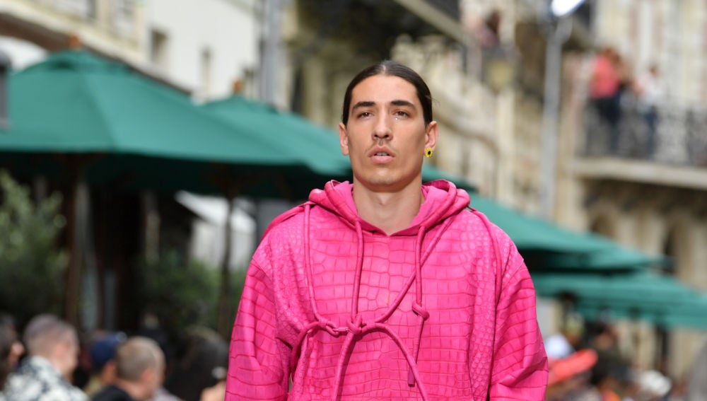 Bellerín, desfilando en la Semana de la Moda en París