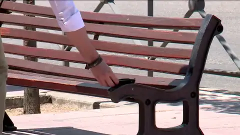 Si te encuentras con una cartera, ¿la devolverías? Si te encuentras con una cartera, ¿la devolverías?