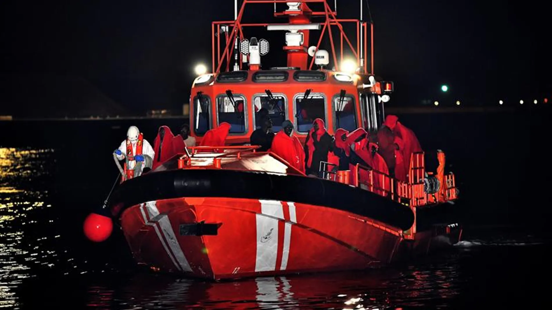 Salvamento Marítimo en el mar de Alborán Salvamento Marítimo en el mar de Alborán