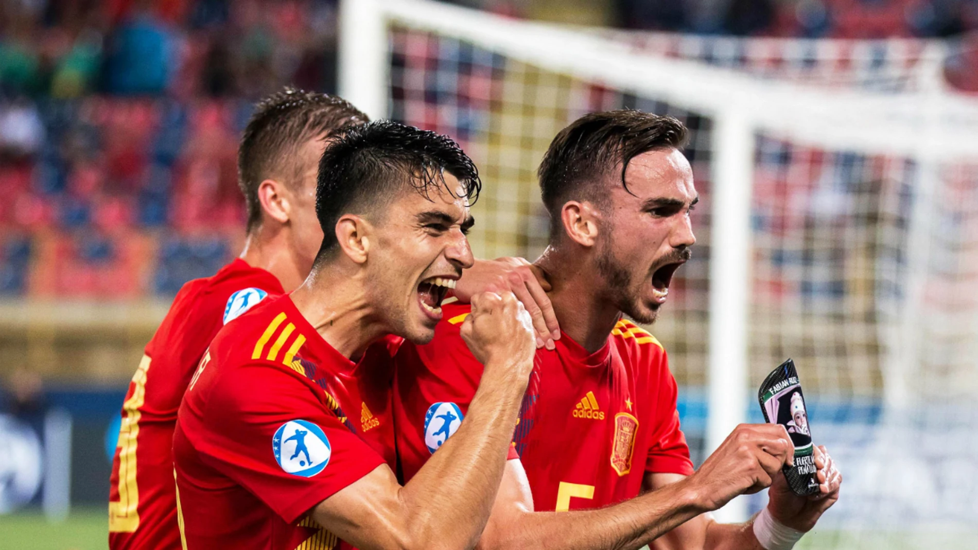 Fabián celebra un gol con España Fabián celebra un gol con España