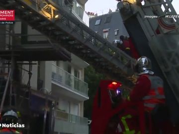 Al menos tres muertos y una treintena de afectados al incendiarse un edificio residencial en París