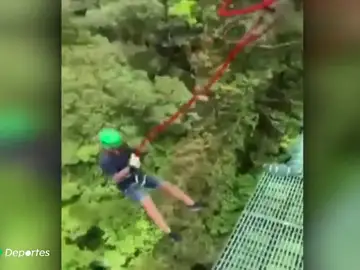 'Puenting', tirolina... las vacaciones del Sergio Ramos más aventurero junto a Pilar Rubio 'Puenting', tirolina... las vacaciones del Sergio Ramos más aventurero junto a Pilar Rubio