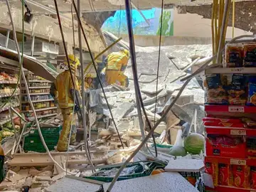 Siete heridos tras caerse el techo de un supermercado Siete heridos tras caerse el techo de un supermercado