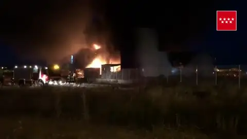 Registrado un incendio en una nave industrial en Alcalá de Henares Registrado un incendio en una nave industrial en Alcalá de Henares